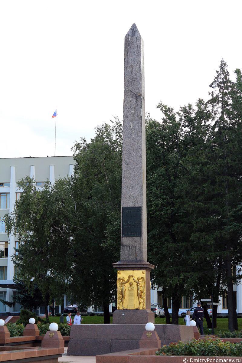 Обелиск Минина и Пожарского. Нижегородский Кремль