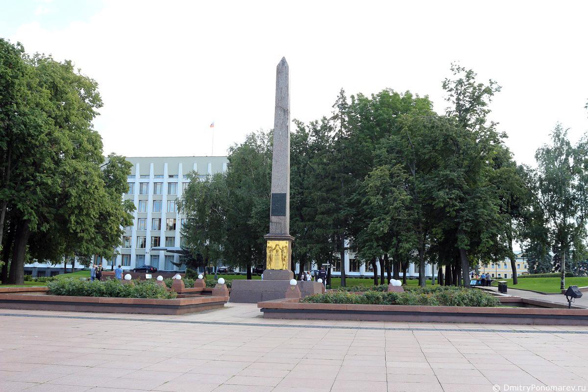 Обелиск Минина и Пожарского. Нижегородский Кремль
