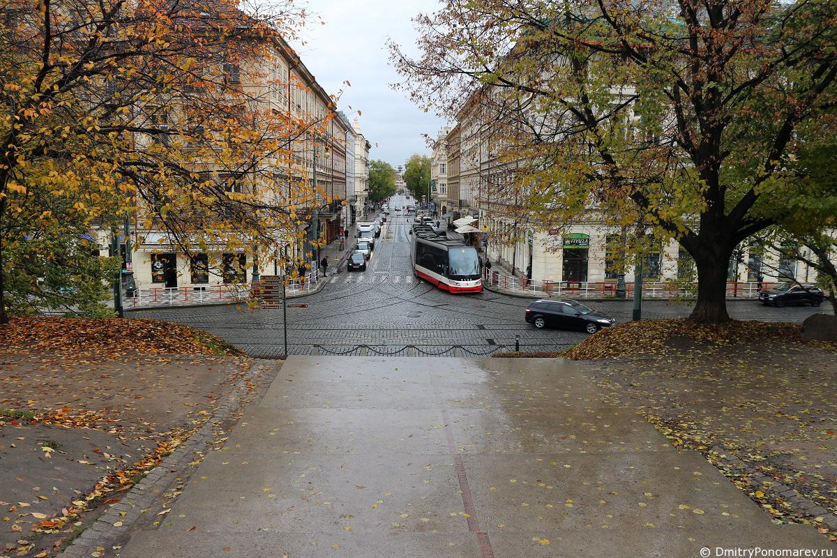 Мемориал жертвам коммунизма в Праге