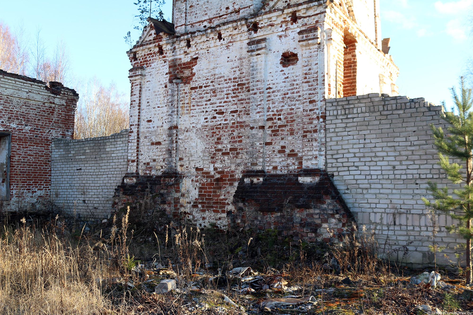 Рождественская церковь в селе Гари